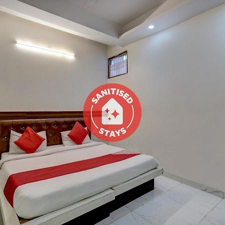 Oyo 78981 The Diamond Nest Noida Eksteriør billede