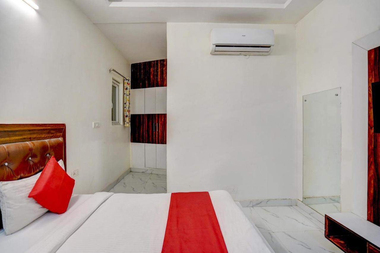 Oyo 78981 The Diamond Nest Noida Eksteriør billede