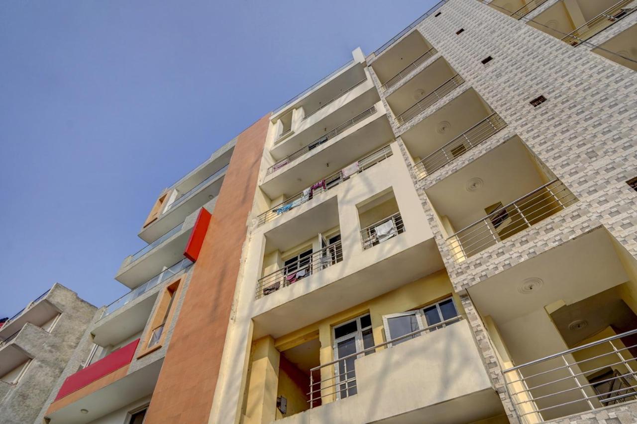 Oyo 78981 The Diamond Nest Noida Eksteriør billede