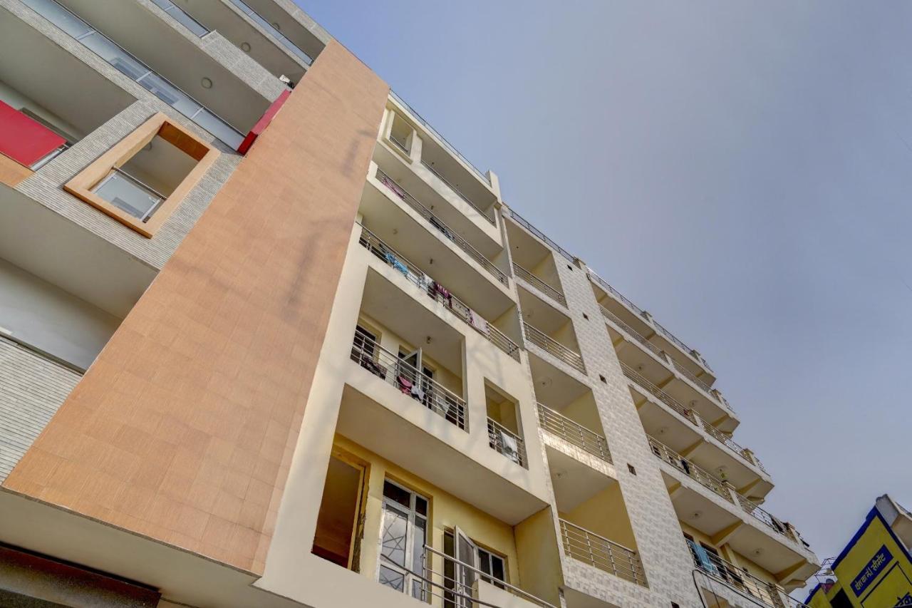 Oyo 78981 The Diamond Nest Noida Eksteriør billede